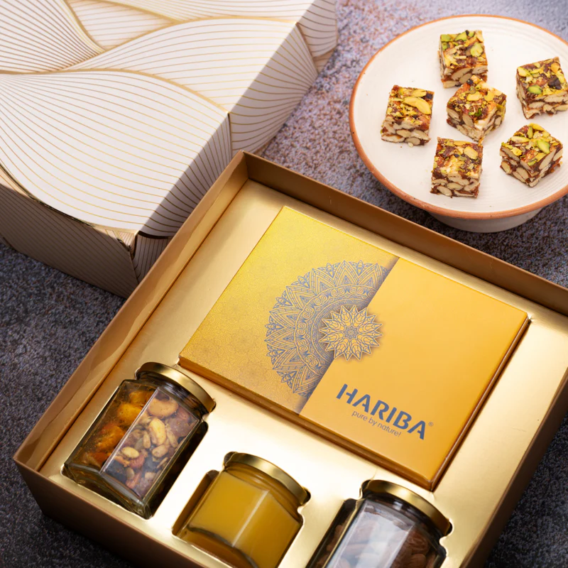 Hamper pack with Dryfruit punch dates - Image 3